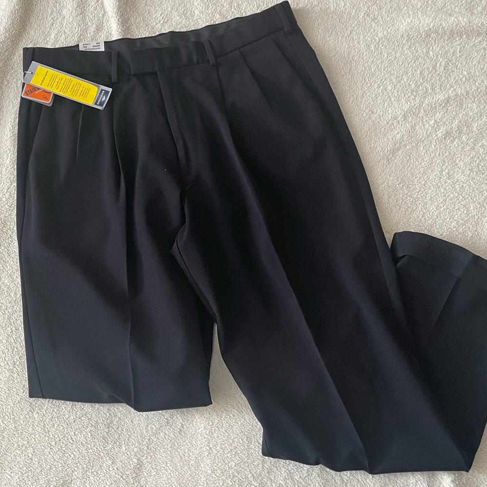 NWD Dockers Khaki Pants Mens Size 34x30 Black Stain Defender